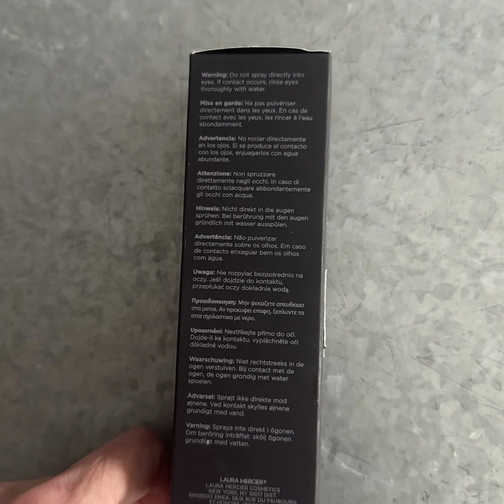 Translucent pure setting spray 16 hours